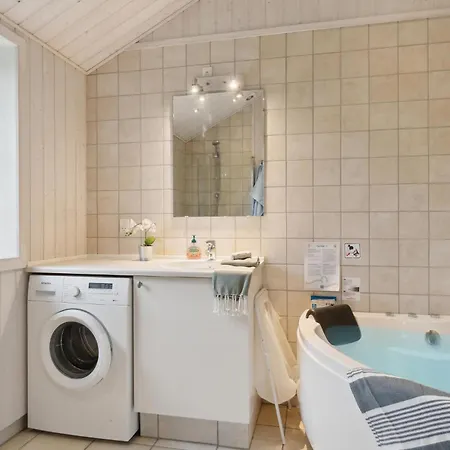 Lovely In With Kitchen