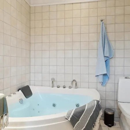 Lovely In With Kitchen * Slagelse